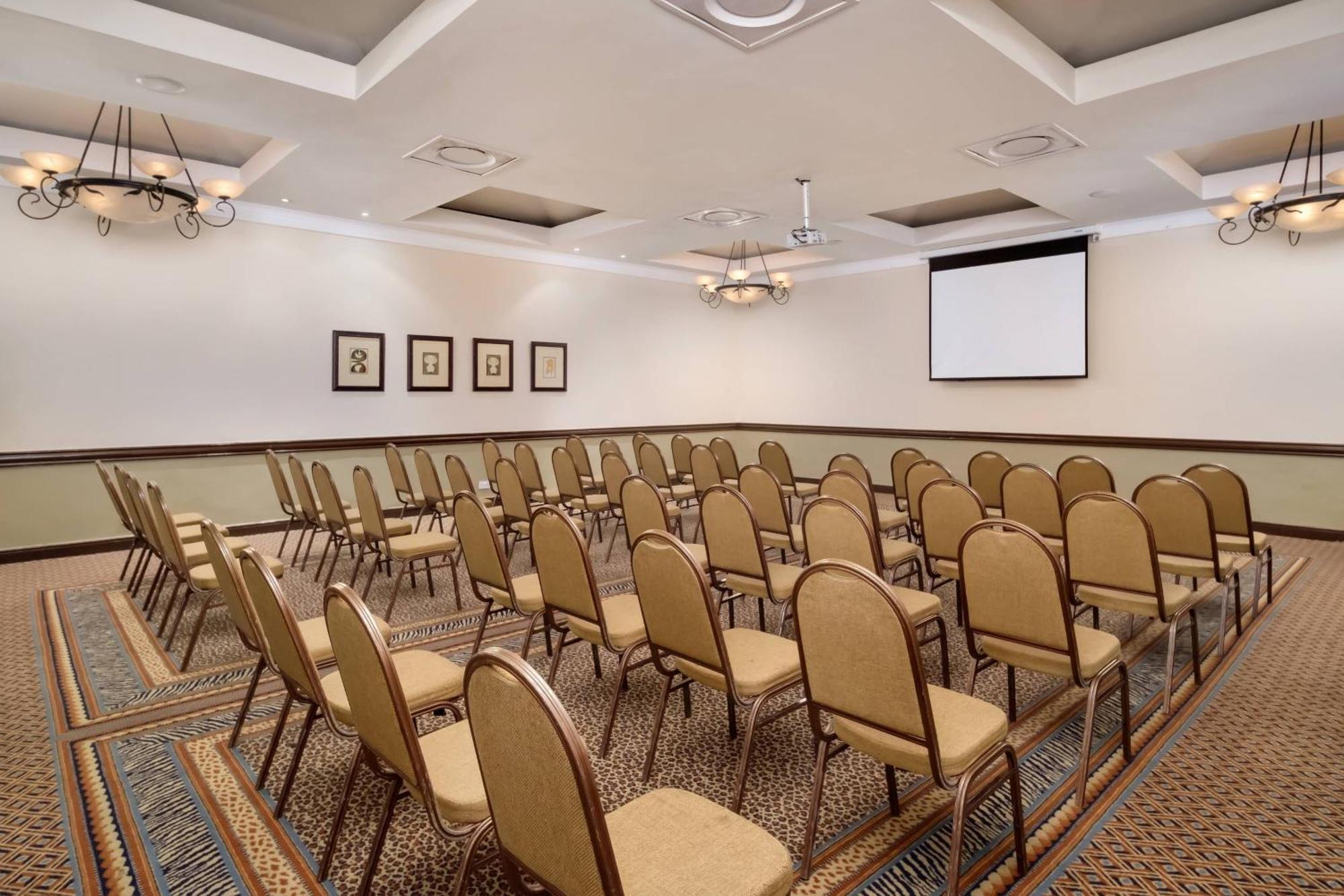 Protea Hotel By Marriott Blantyre Ryalls Ngoại thất bức ảnh