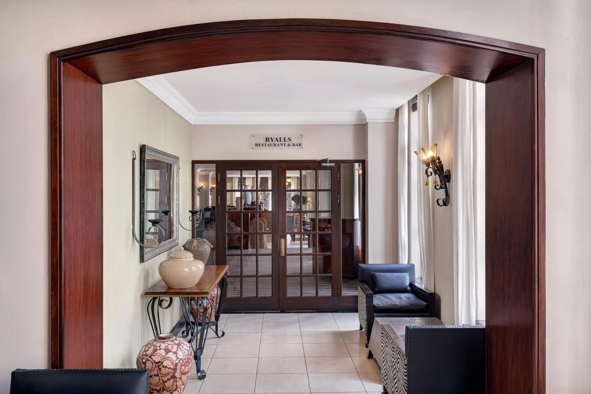 Protea Hotel By Marriott Blantyre Ryalls Ngoại thất bức ảnh